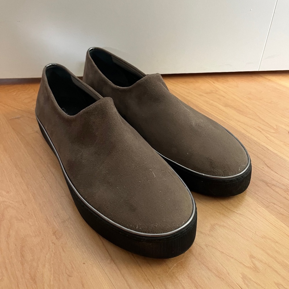 Stuart Weitzman NWOT Beige Suede Flats